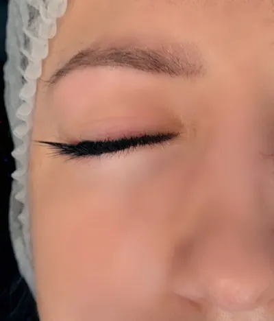 Exemplu de Eyeliner Effect